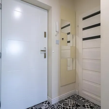 Cozy Renovated In Bielany Next To Subway Lejlighed *